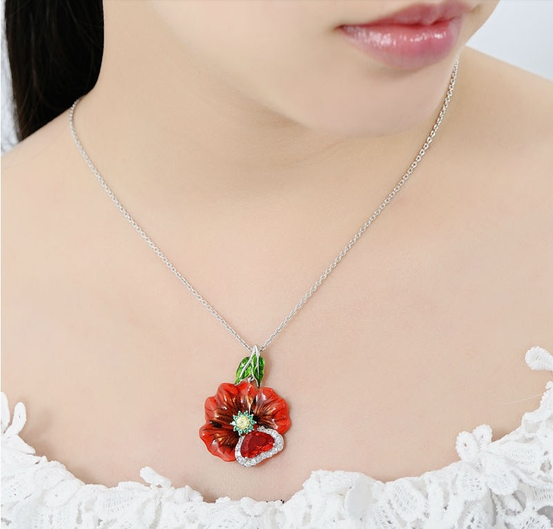 Dripping diamond necklace
