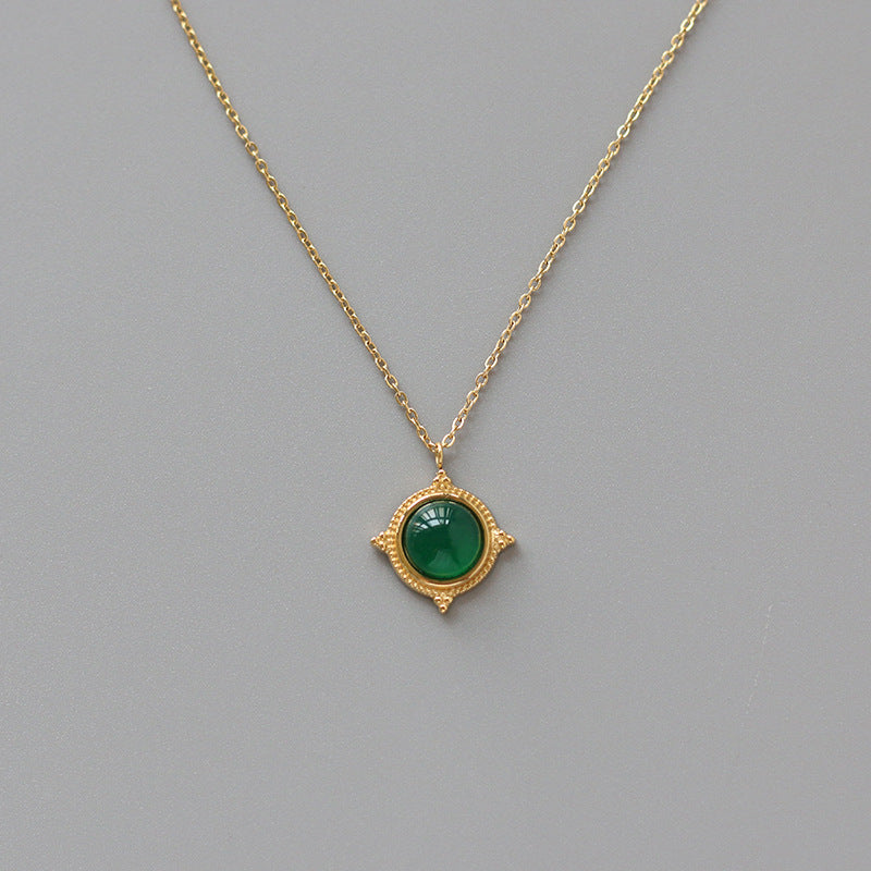Vintage Court Green Agate Semi-Precious Star Embossed Necklace Clavicle Chain