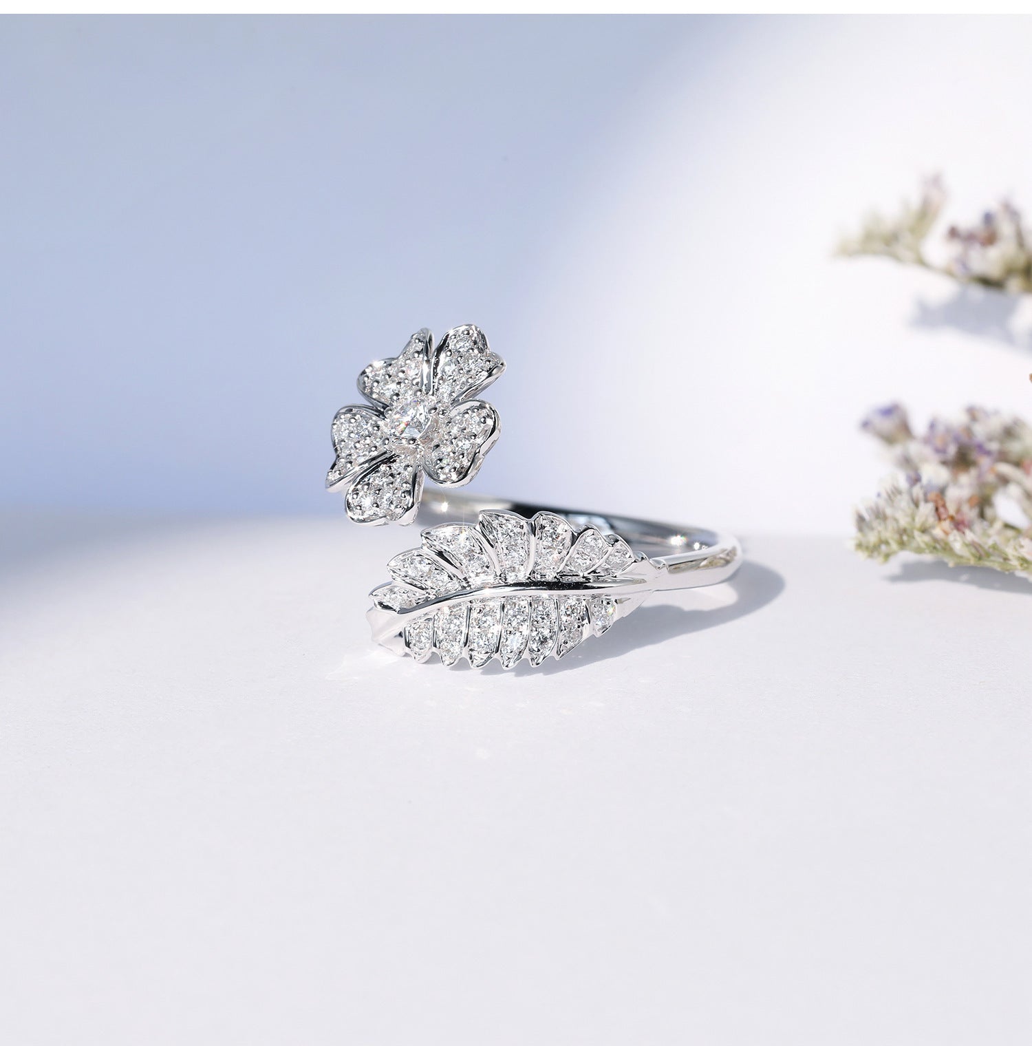 Flower Fashion And Fully-jewelled Women's European And American Zircon Ornament Ring