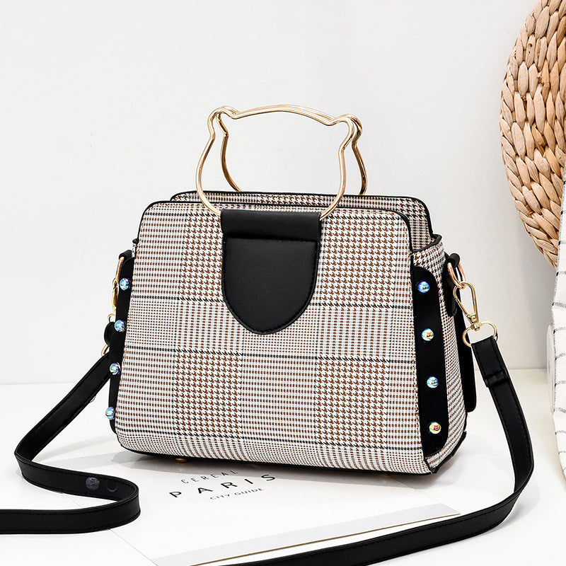 Fashionable crossbody bag