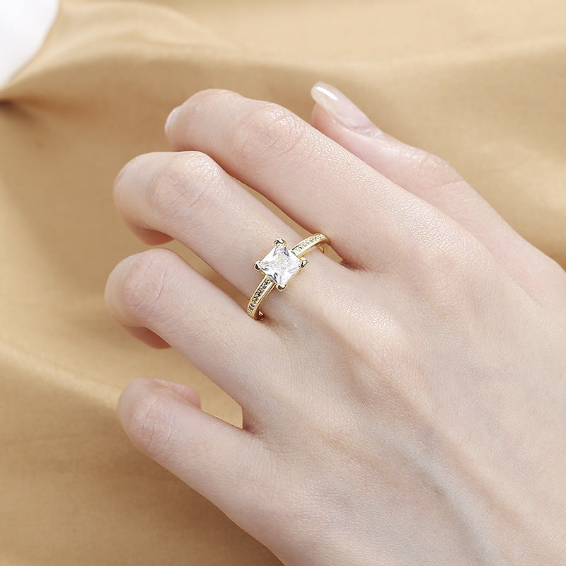 Simple Fashion Four-claw High Simulation Diamond Ring For Women