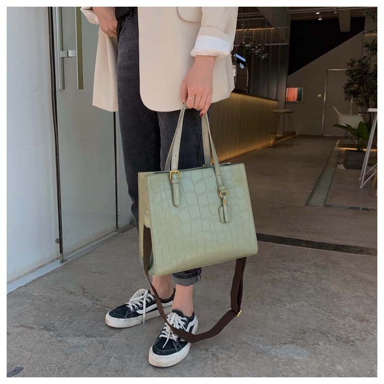 Stone pattern broadband tote bag