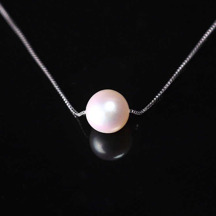 Minute pearl necklace