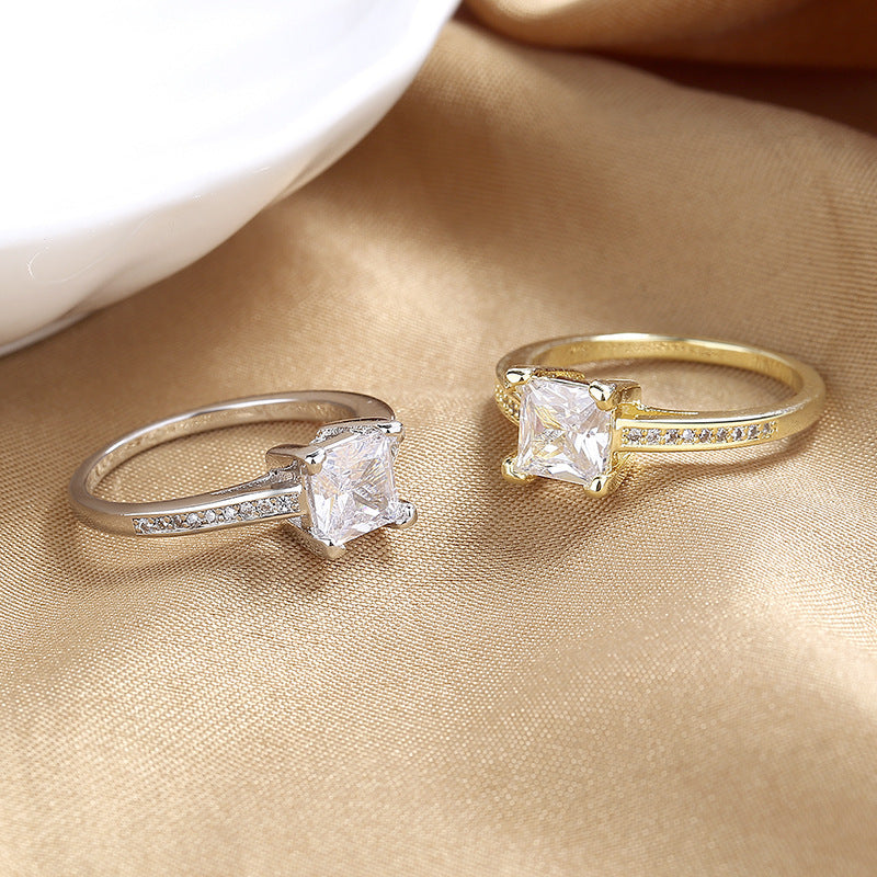 Simple Fashion Four-claw High Simulation Diamond Ring For Women