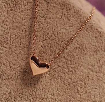 Korean necklace female fashion elegant sweet short necklace necklace love pendant clavicle chain