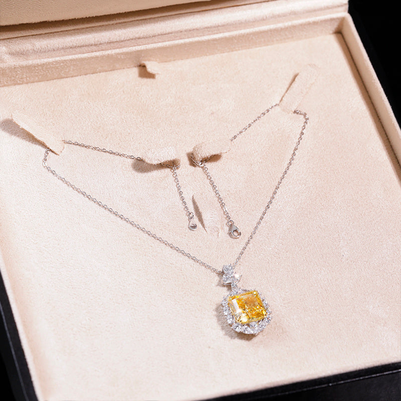 Women's Light Luxury 925 Sterling Silver Moissanite Diamond Necklace