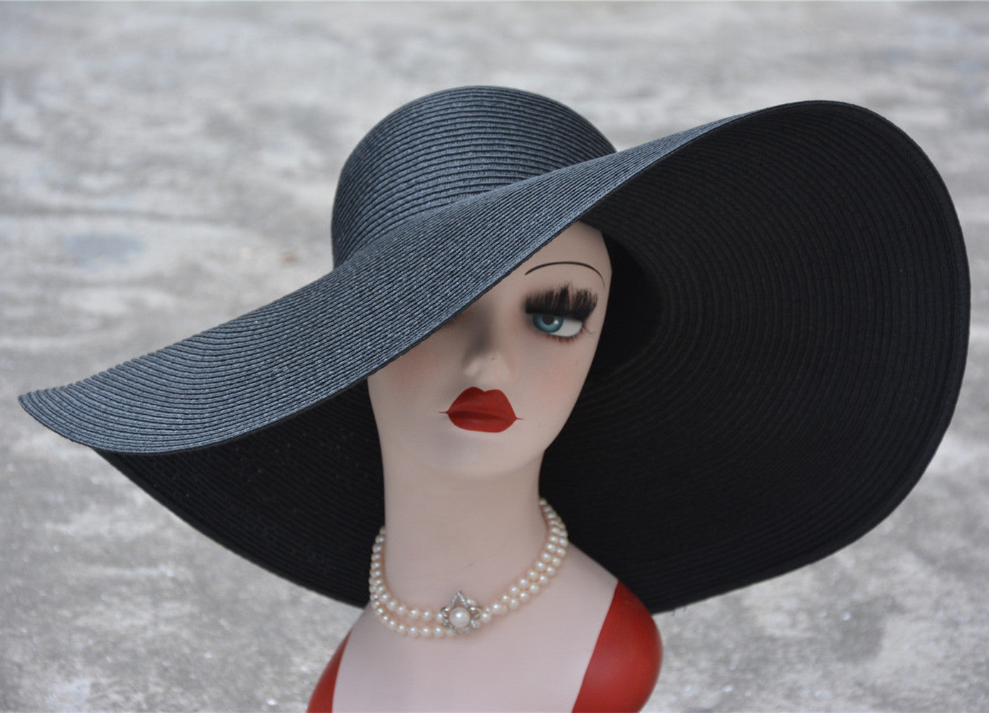 18cm Oversized Hepburn Shade Holiday Straw Hat