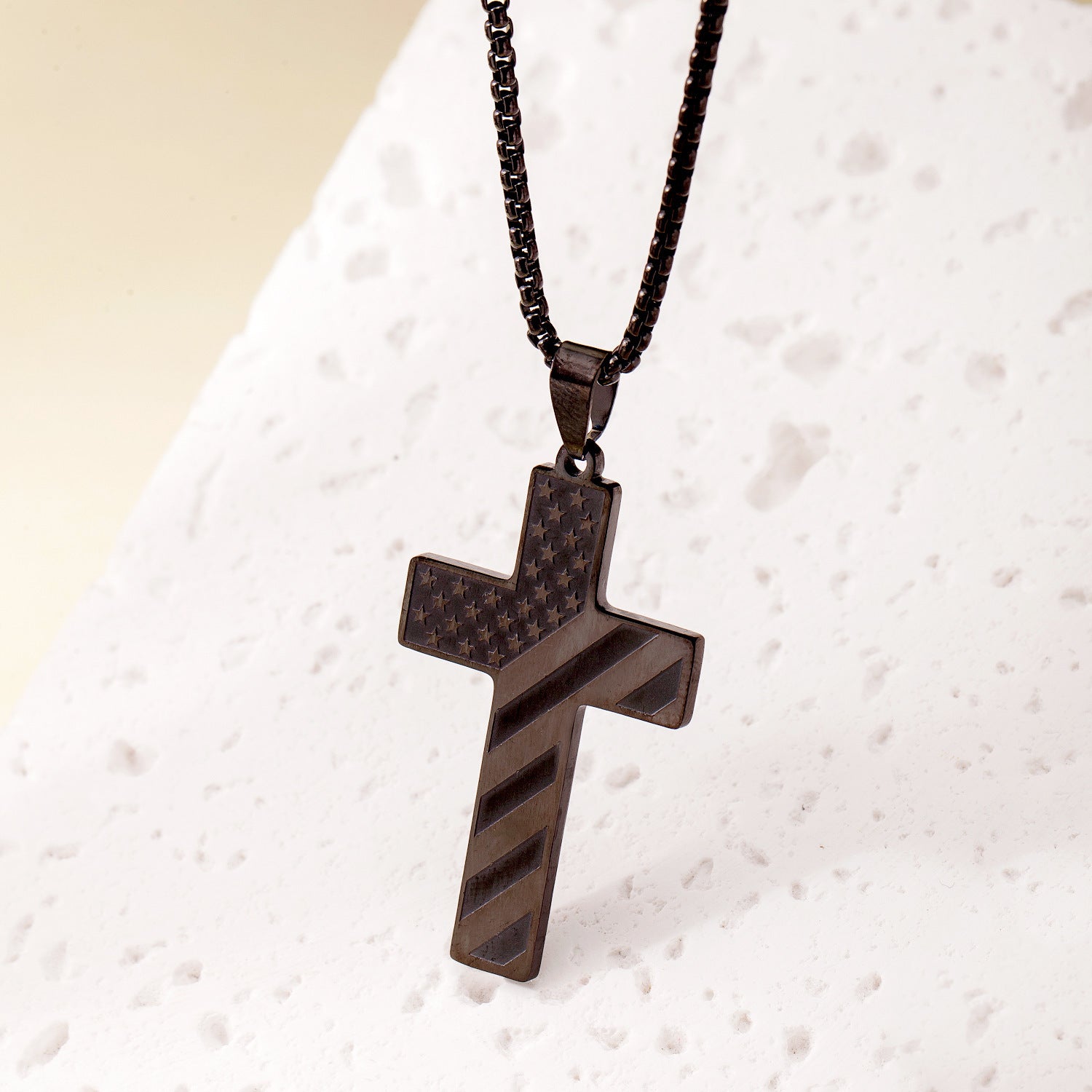 Men's Fashion Hip-hop Fashion Titanium Steel Electroplated Cross Pendant Necklace