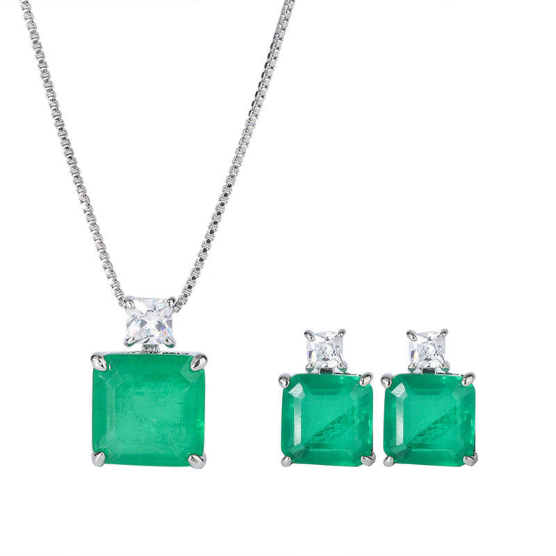 Simulation Emerald Pendant Retro Women's Necklace