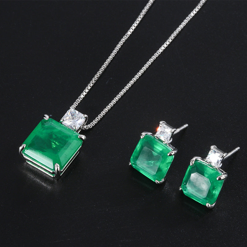 Simulation Emerald Pendant Retro Women's Necklace