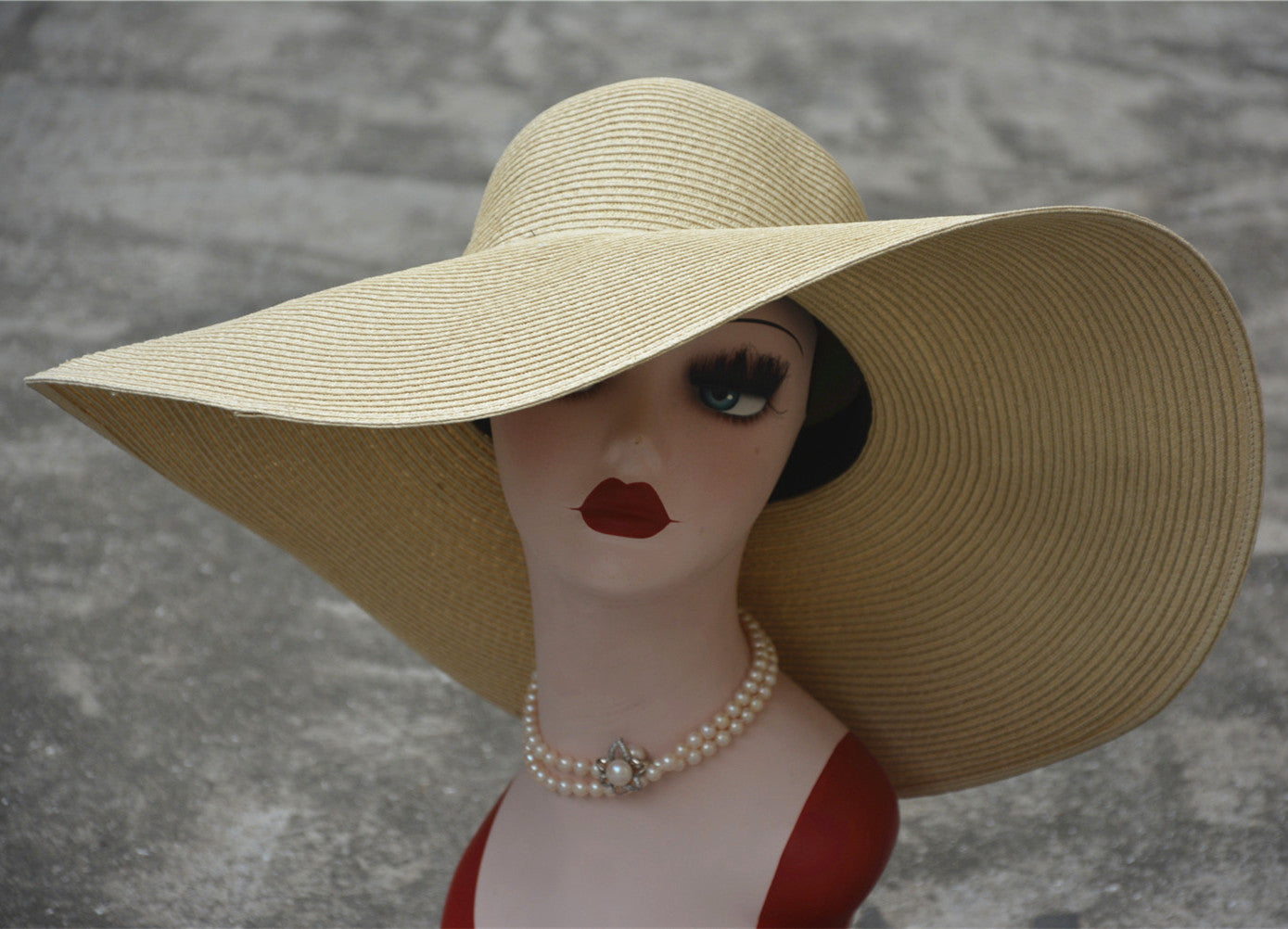 18cm Oversized Hepburn Shade Holiday Straw Hat