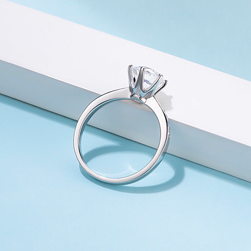 Colorless Temperament Classic Silver High-end Ring