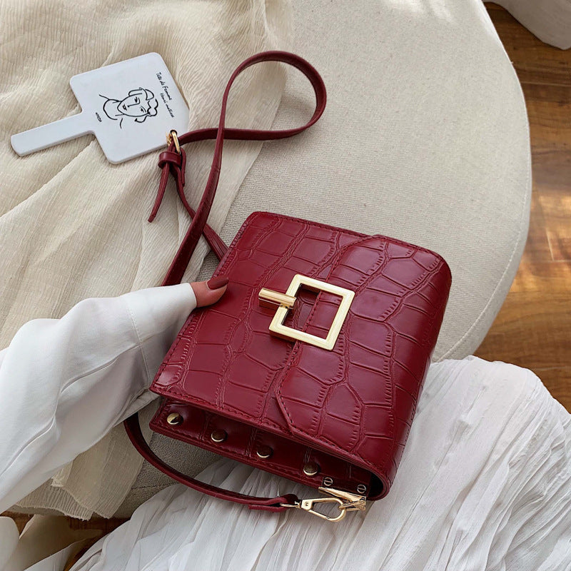 One-shoulder crossbody bag