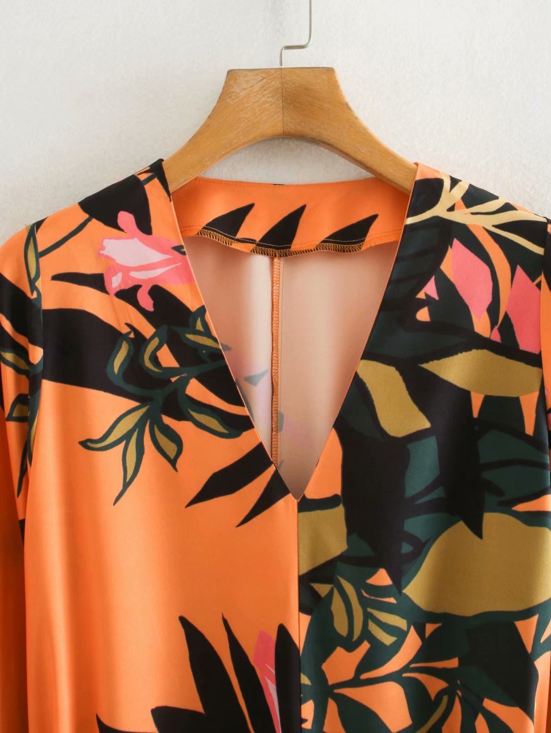 Loose printed V-neck dress