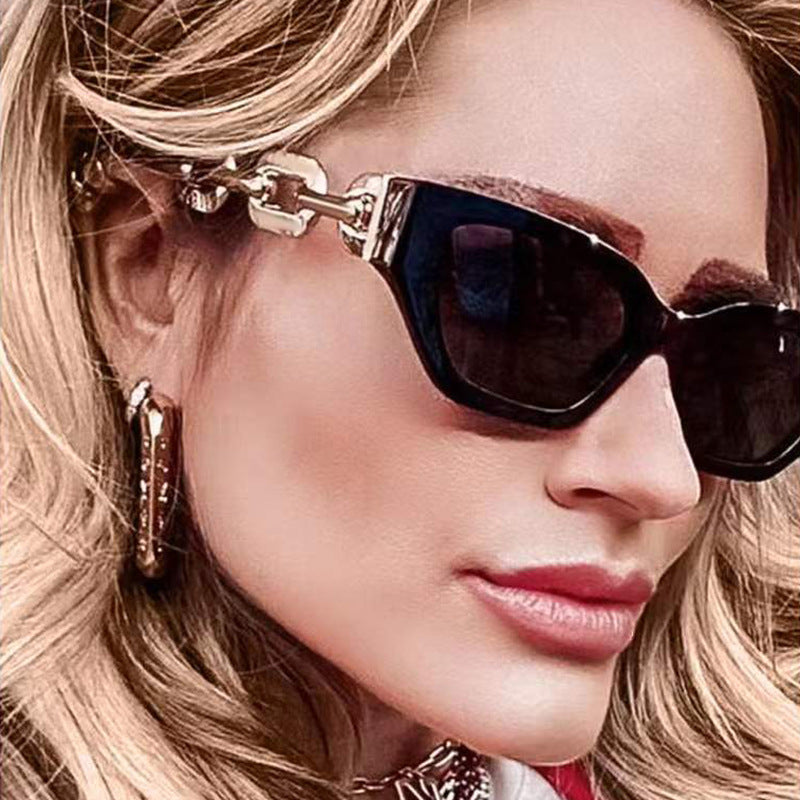 New European And American Retro Modern Thick Frame Sunglasses - Lena