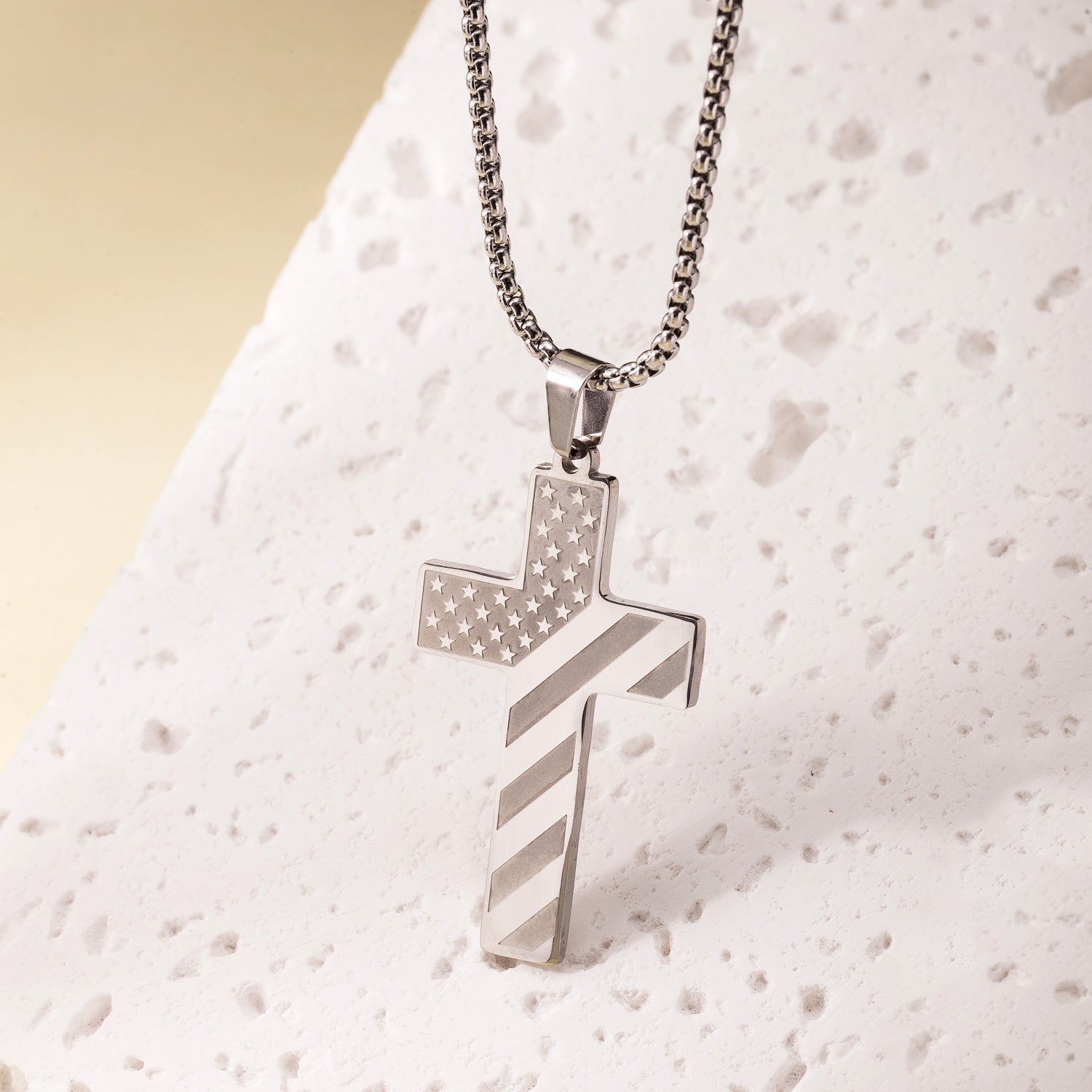 Men's Fashion Hip-hop Fashion Titanium Steel Electroplated Cross Pendant Necklace