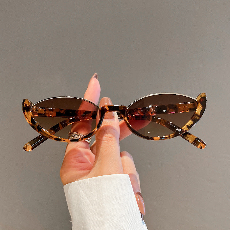 European And American style Minimalist Avant-garde Sunglasses - Lena