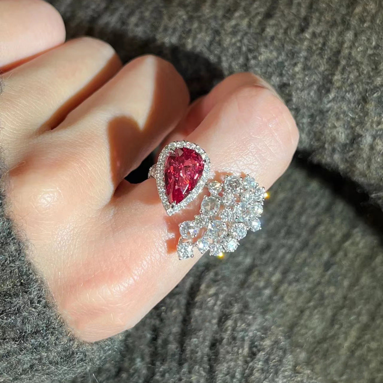 Inlaid Zircon Pigeon Blood Red Pearl Ring