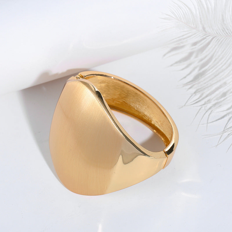 European And American Fashion Bracelets Exaggerated Alloy Star Models
